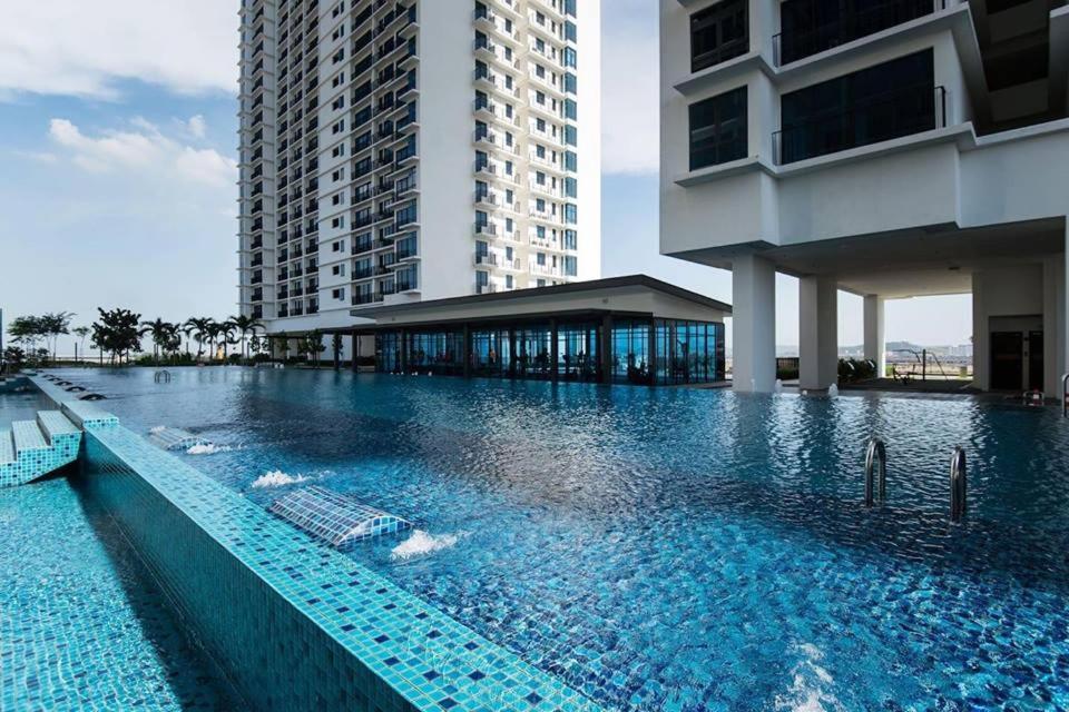 Bed and Breakfast Simple No 6- Trefoil Setia Alam- Near Setia Convention Centre Шах-Алам Екстер'єр фото